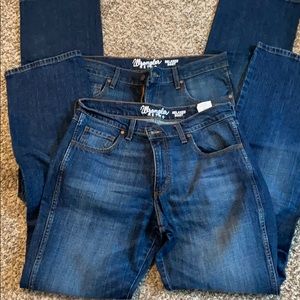 Two pairs of Men’s wrangler retro jeans 34x36